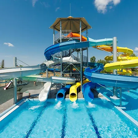 In Tarsis & Aquapark Sluneční pobřeží